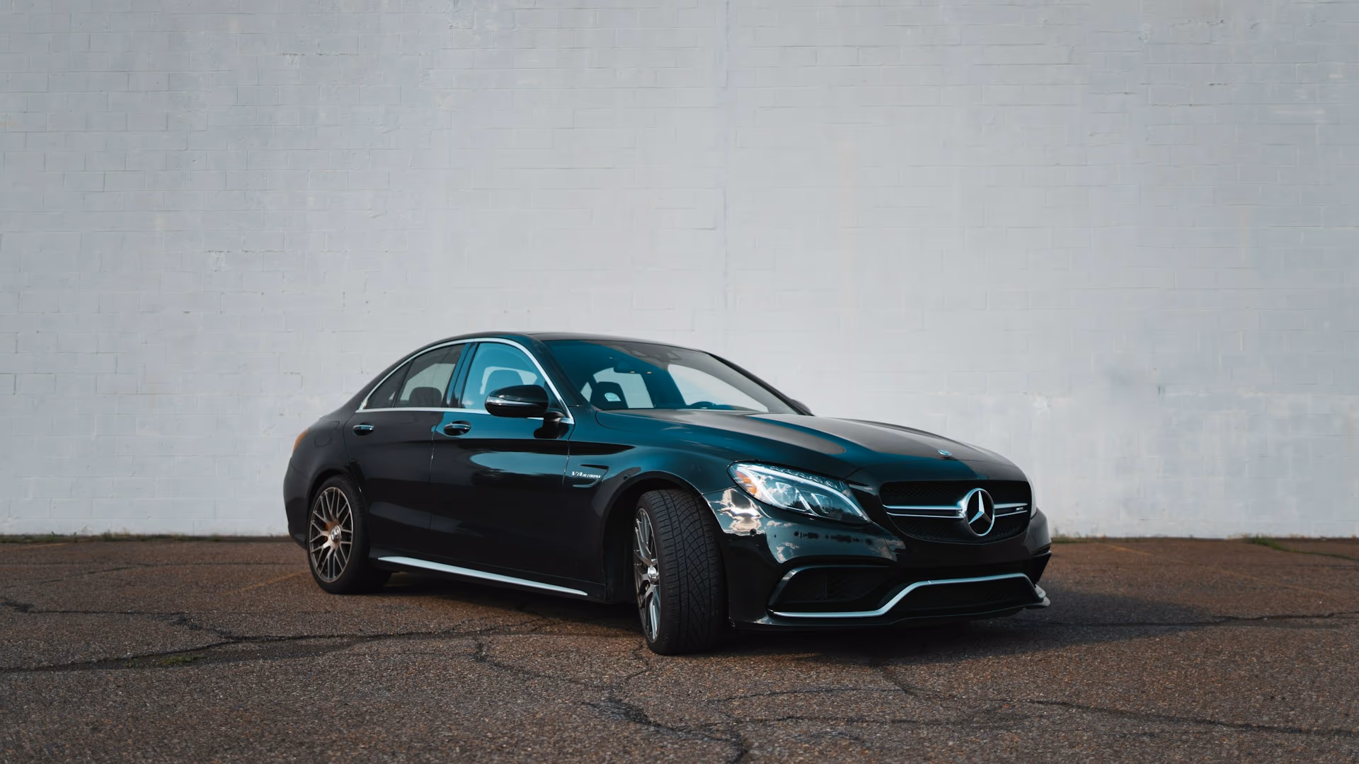 Normalny samochód Mercedes-Benz