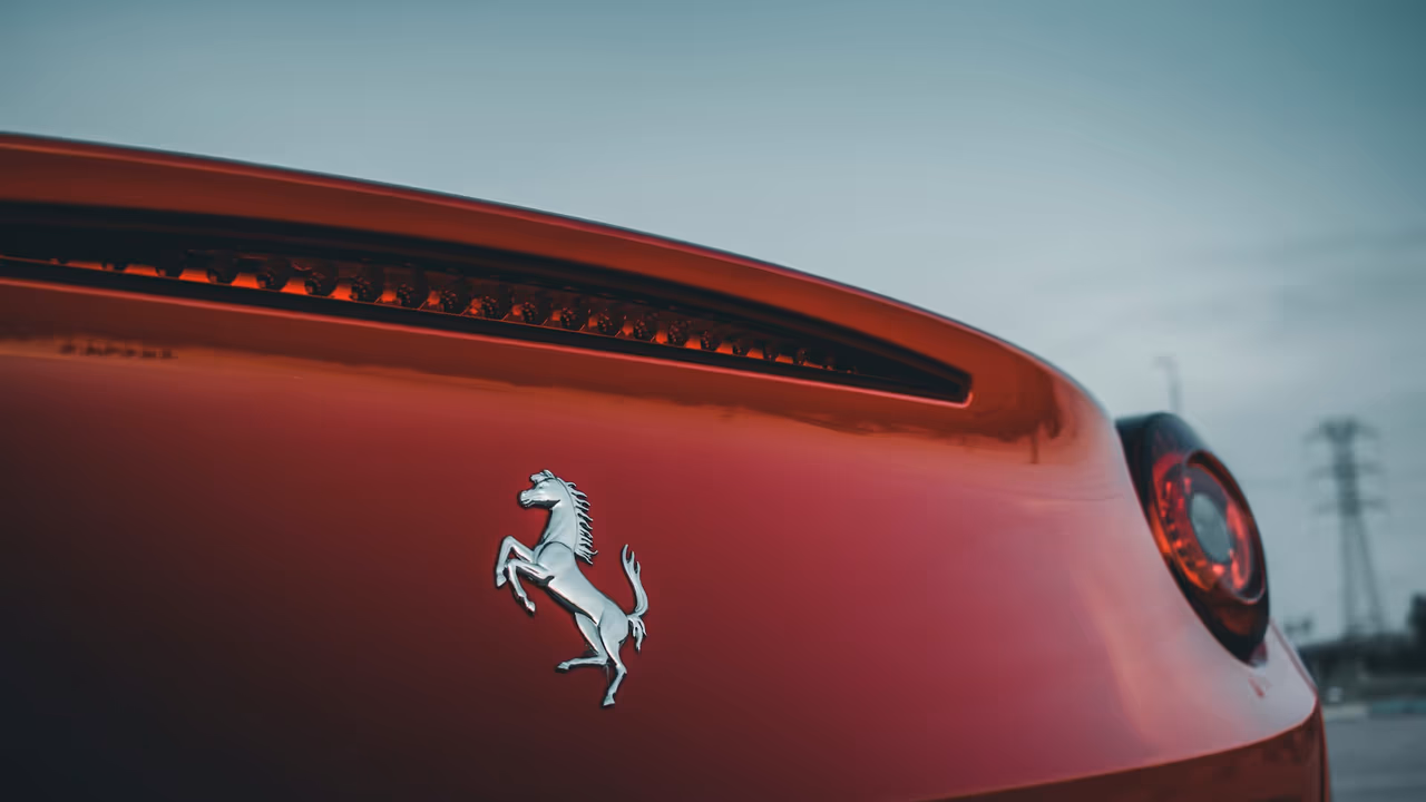 Historia marki Ferrari. Poznaj historię motoryzacji.